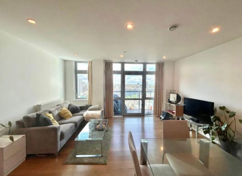 Room Ross Way in Greater London