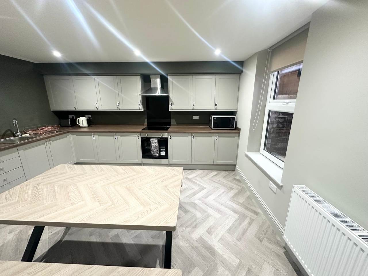 Room Bankfield Road in Leeds