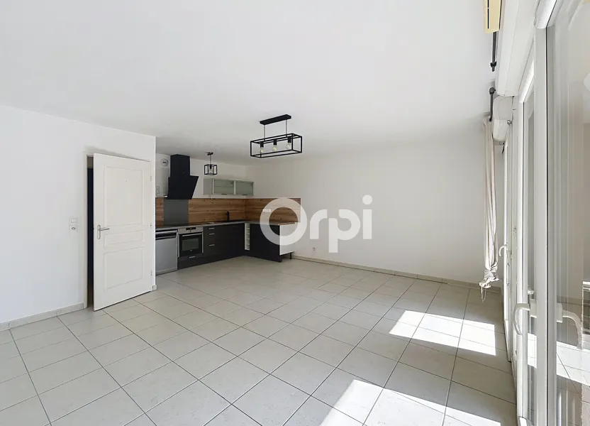 Appartement Cours Aristide Briand à La Fare-les-Oliviers