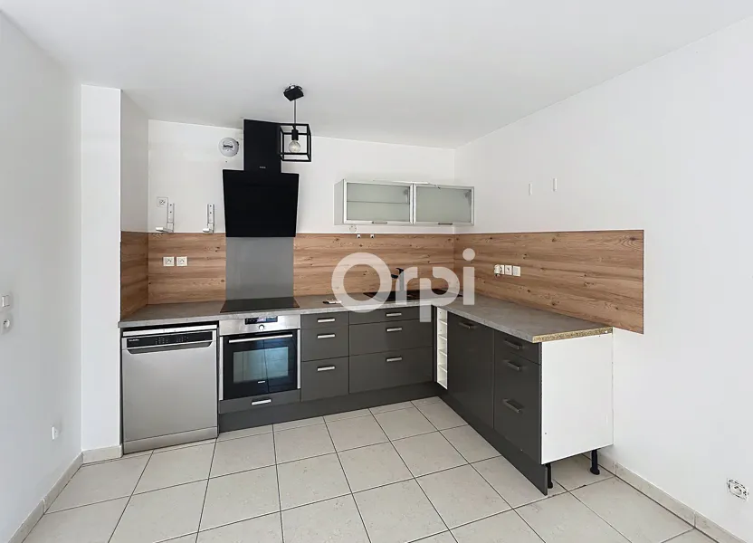 Appartement Cours Aristide Briand à La Fare-les-Oliviers