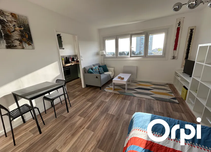 Room Rue de Brie in Maurepas