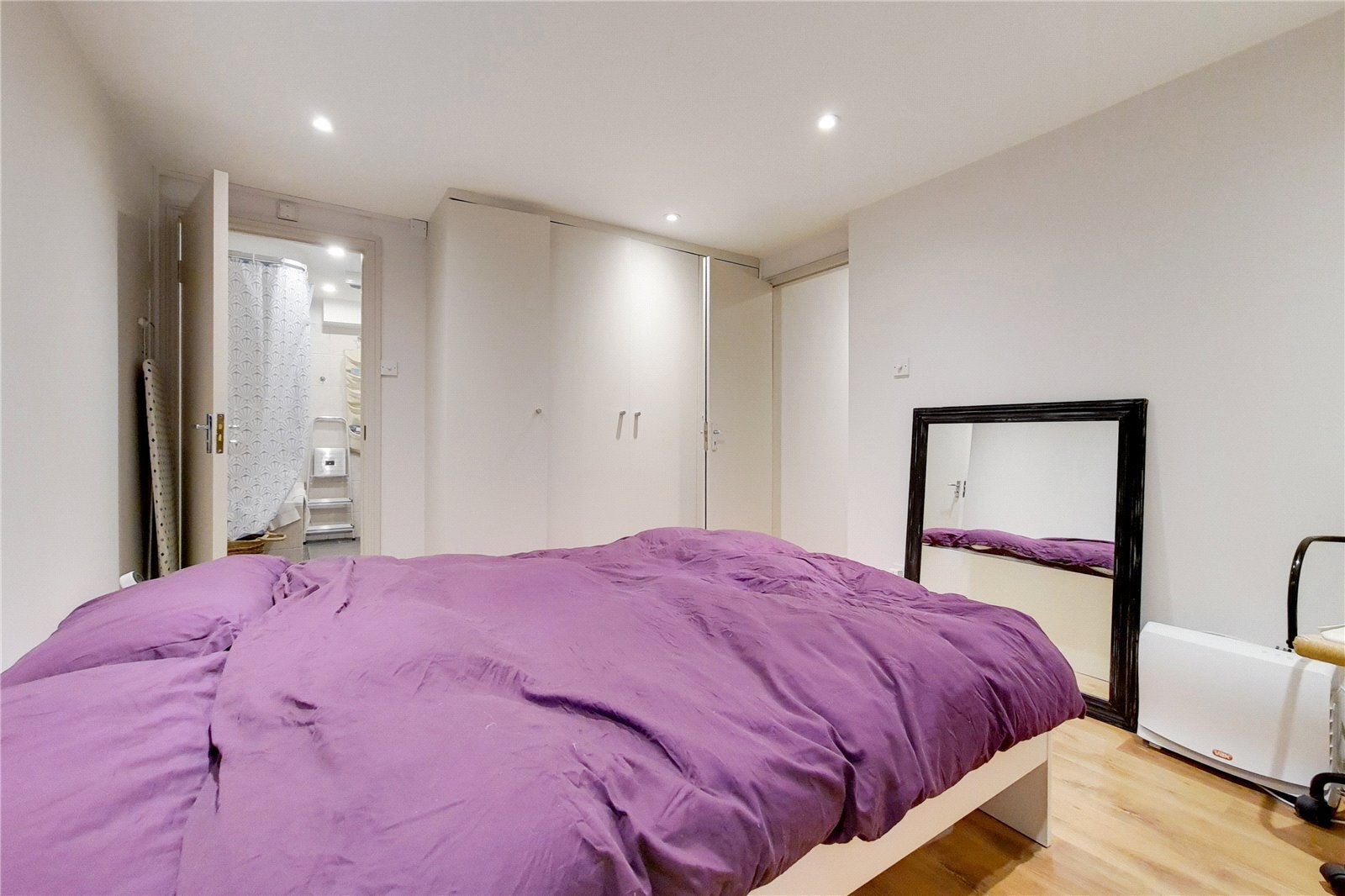 Flat Fellows Road in Greater London