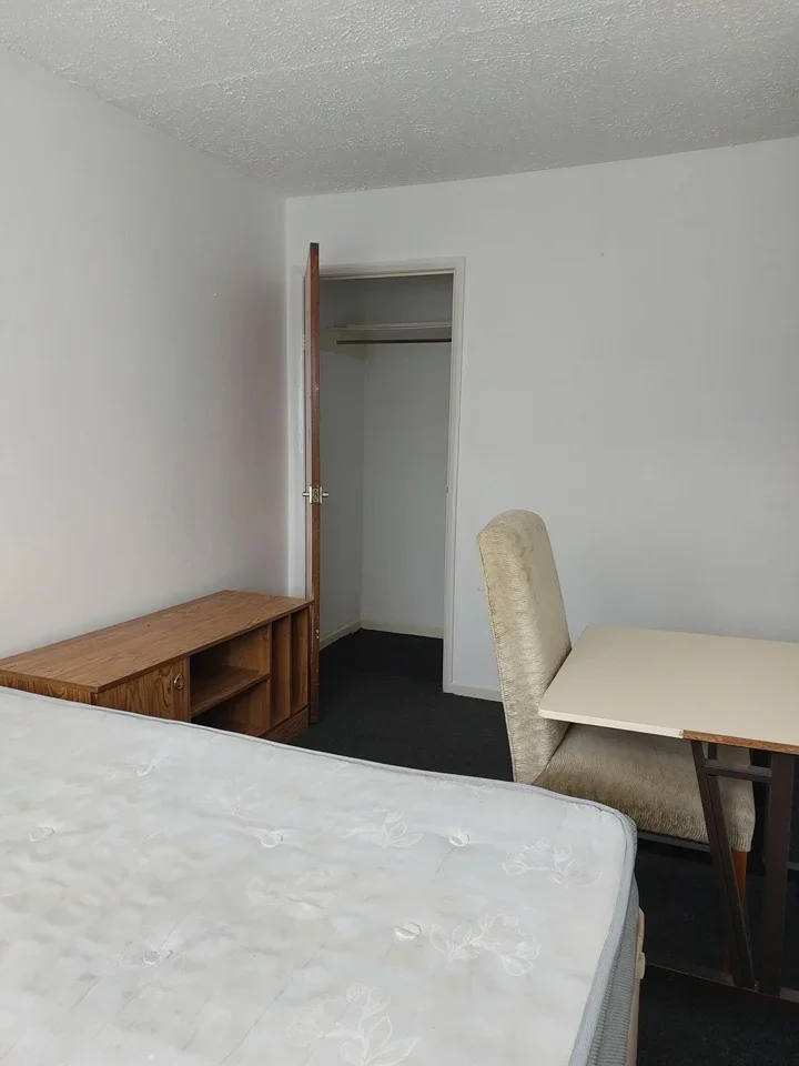 Room Goodman Park in Slough