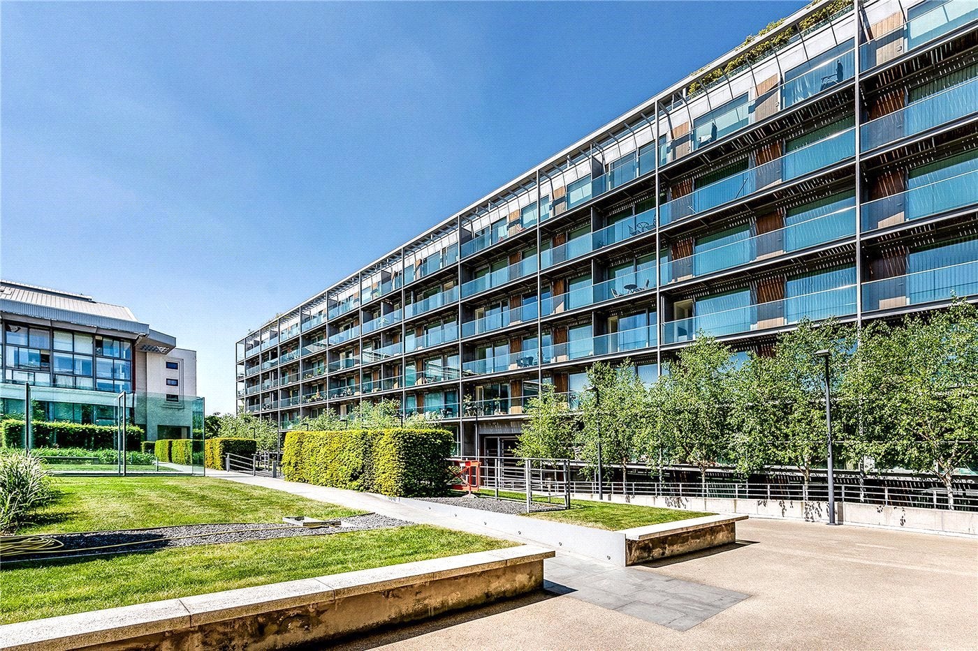 Flat Gillespie Road in Greater London