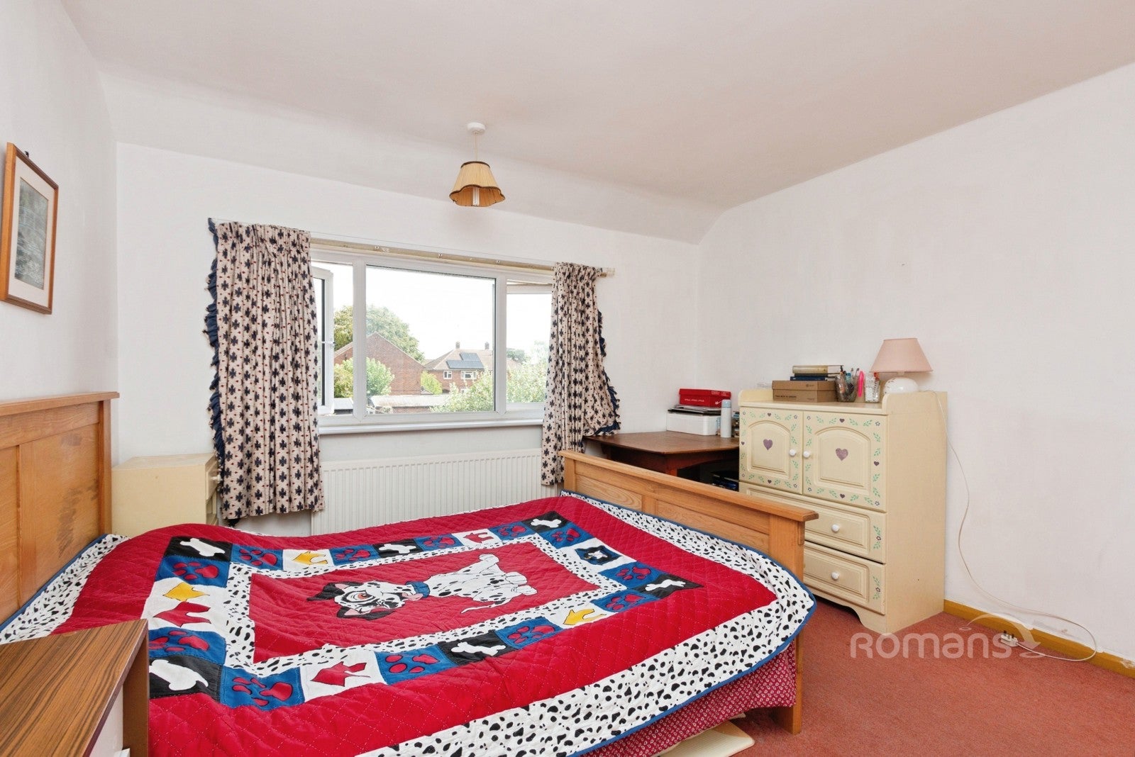 House Star Post Road in Surrey Heath