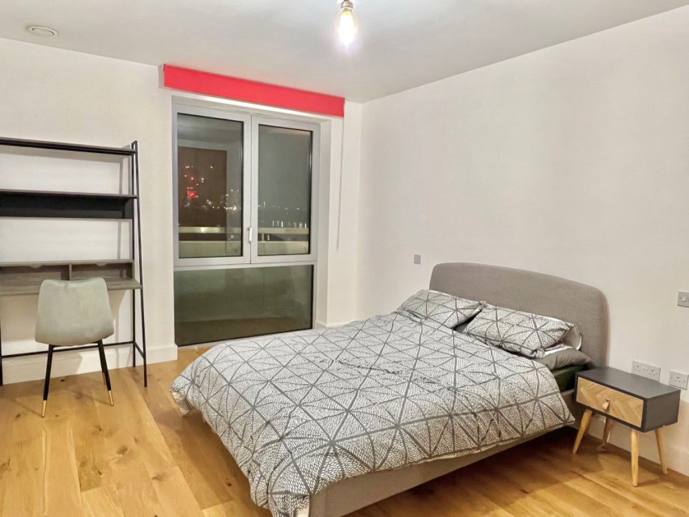 Flat Rathbone Market in Greater London