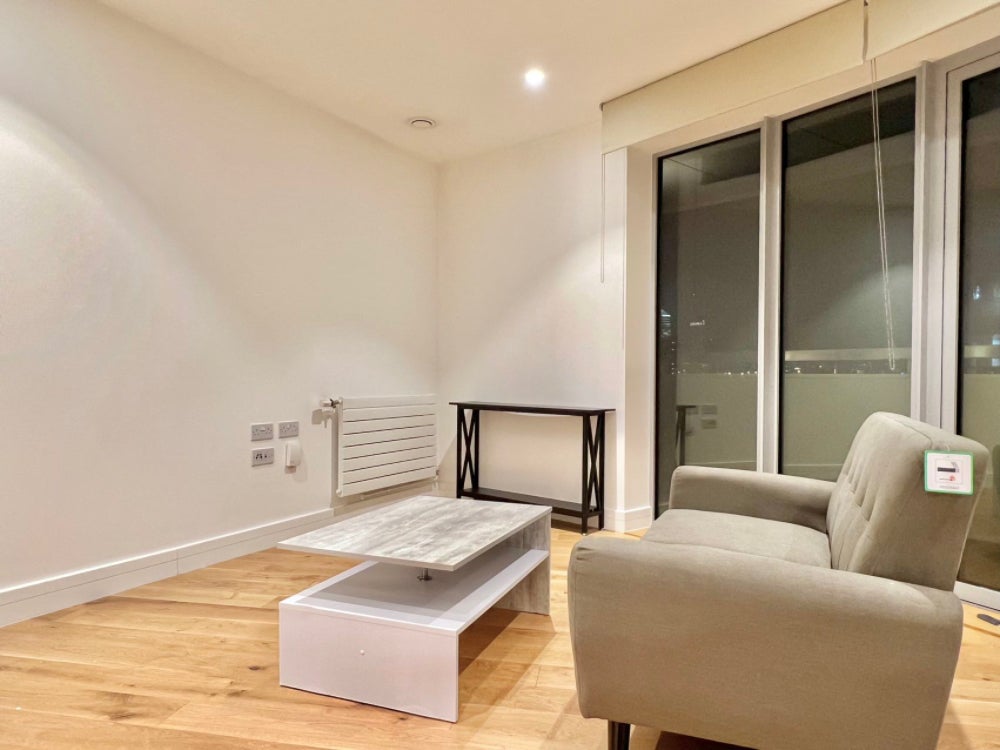 Flat Rathbone Market in Greater London