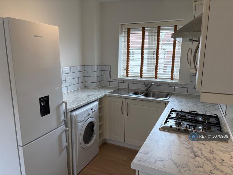 Flat Riverbrook Road in Trafford