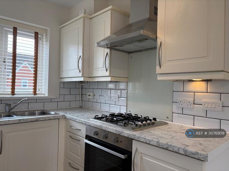 Flat Riverbrook Road in Trafford
