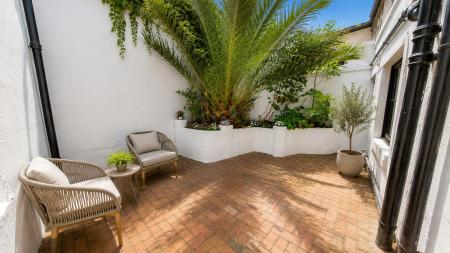Flat St Aubyns in Portslade by Sea