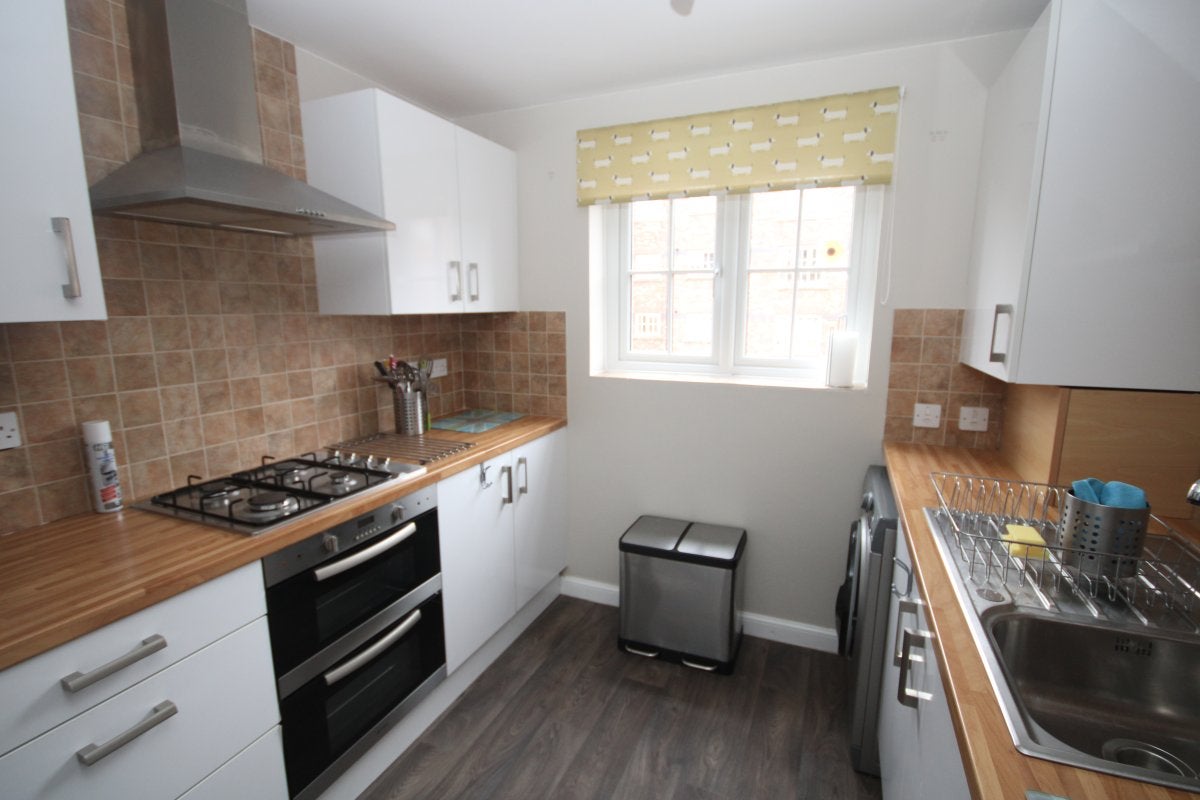 Flat Thomas Brassey Close in Chester