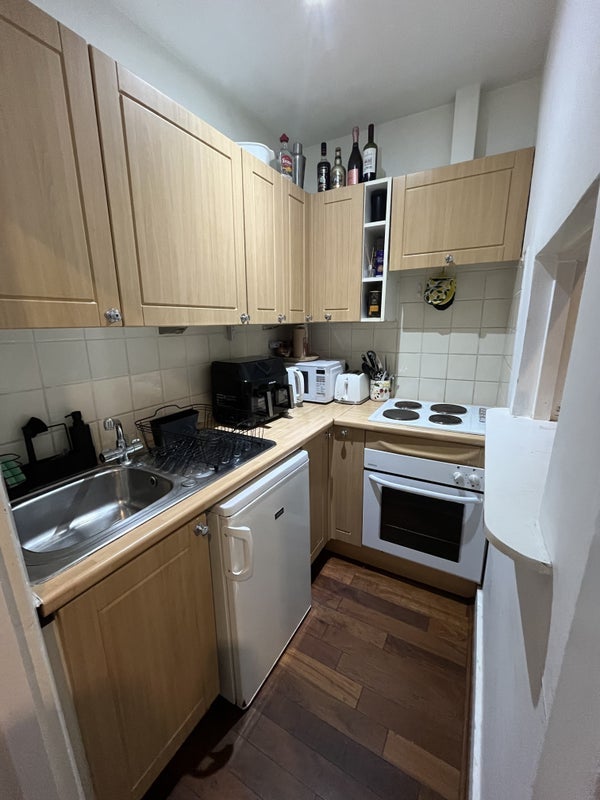 Flat Egerton Gardens in Greater London