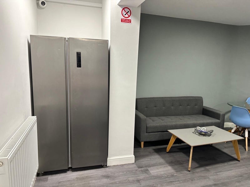 Room Southmead Road in Bristol