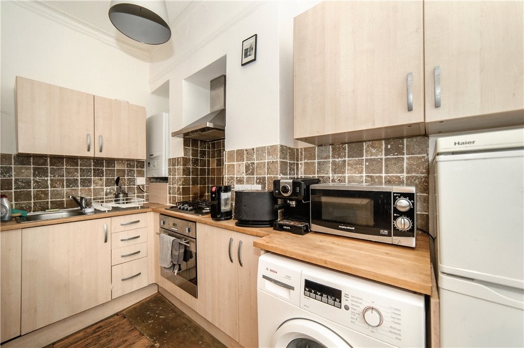 Flat Arlingford Road in Greater London