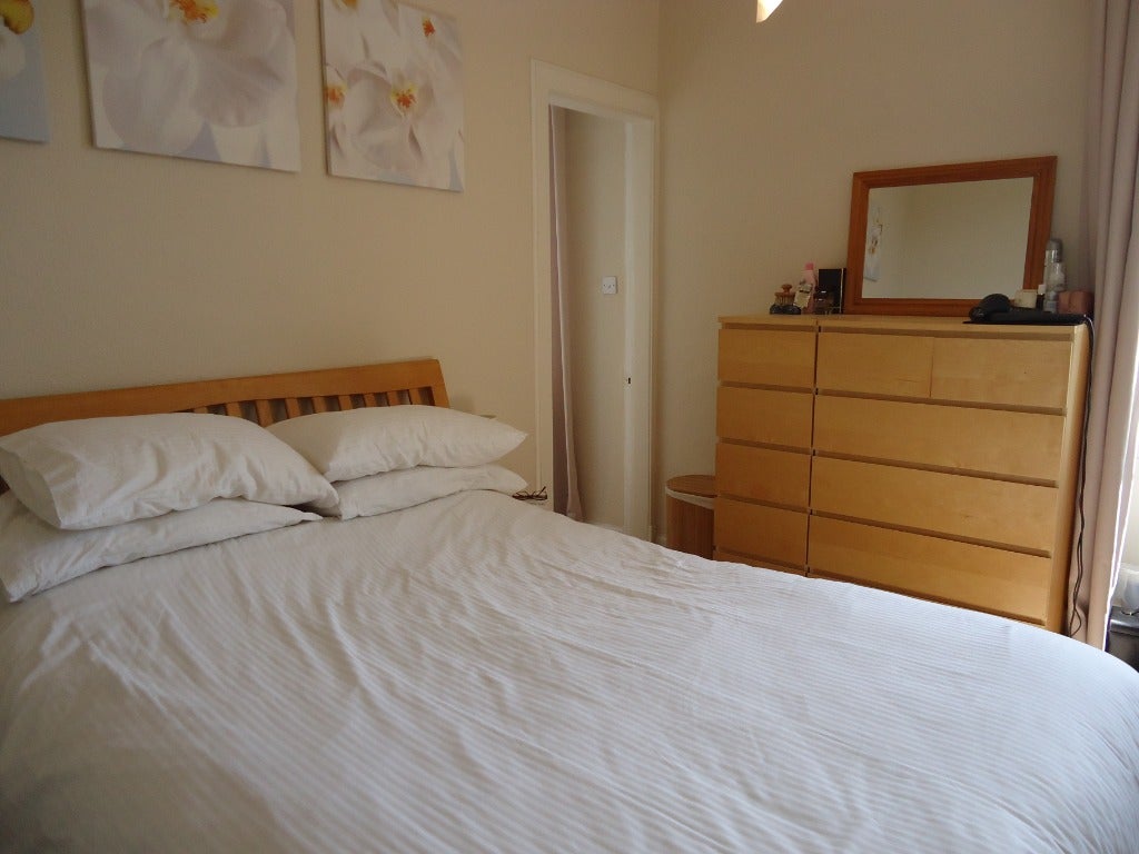 Flat Caledonian Crescent in City of Edinburgh