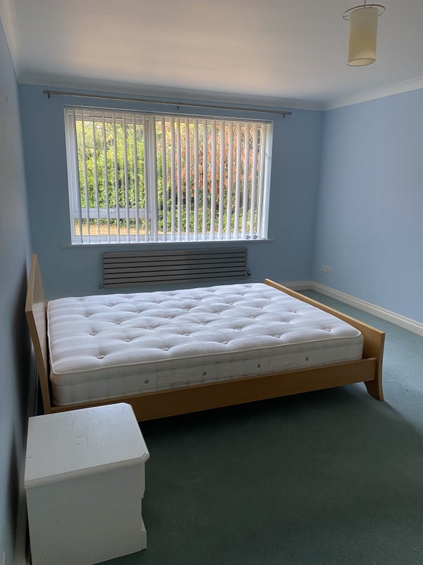 Room Burton Road in Poole