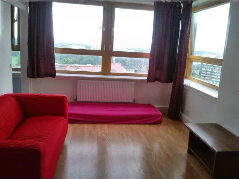 Flat Oxestalls Road in Greater London