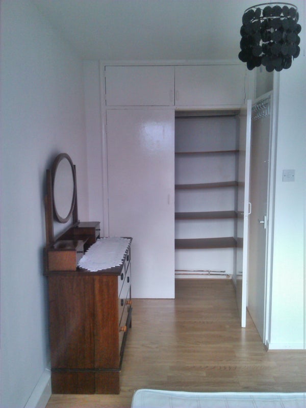 Flat Oxestalls Road in Greater London