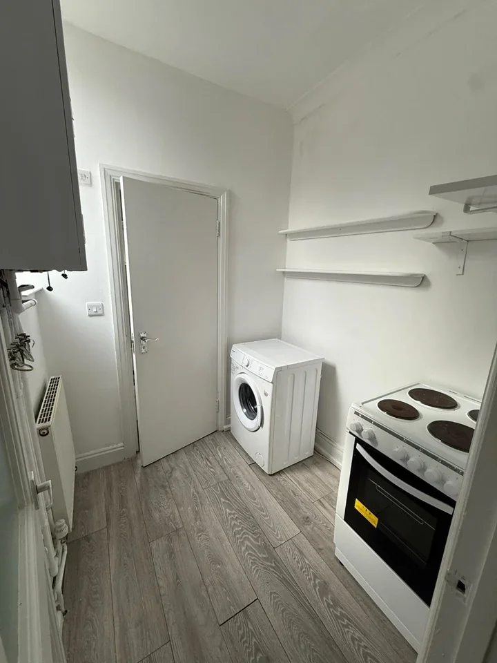 Flat Sevington Road in Greater London