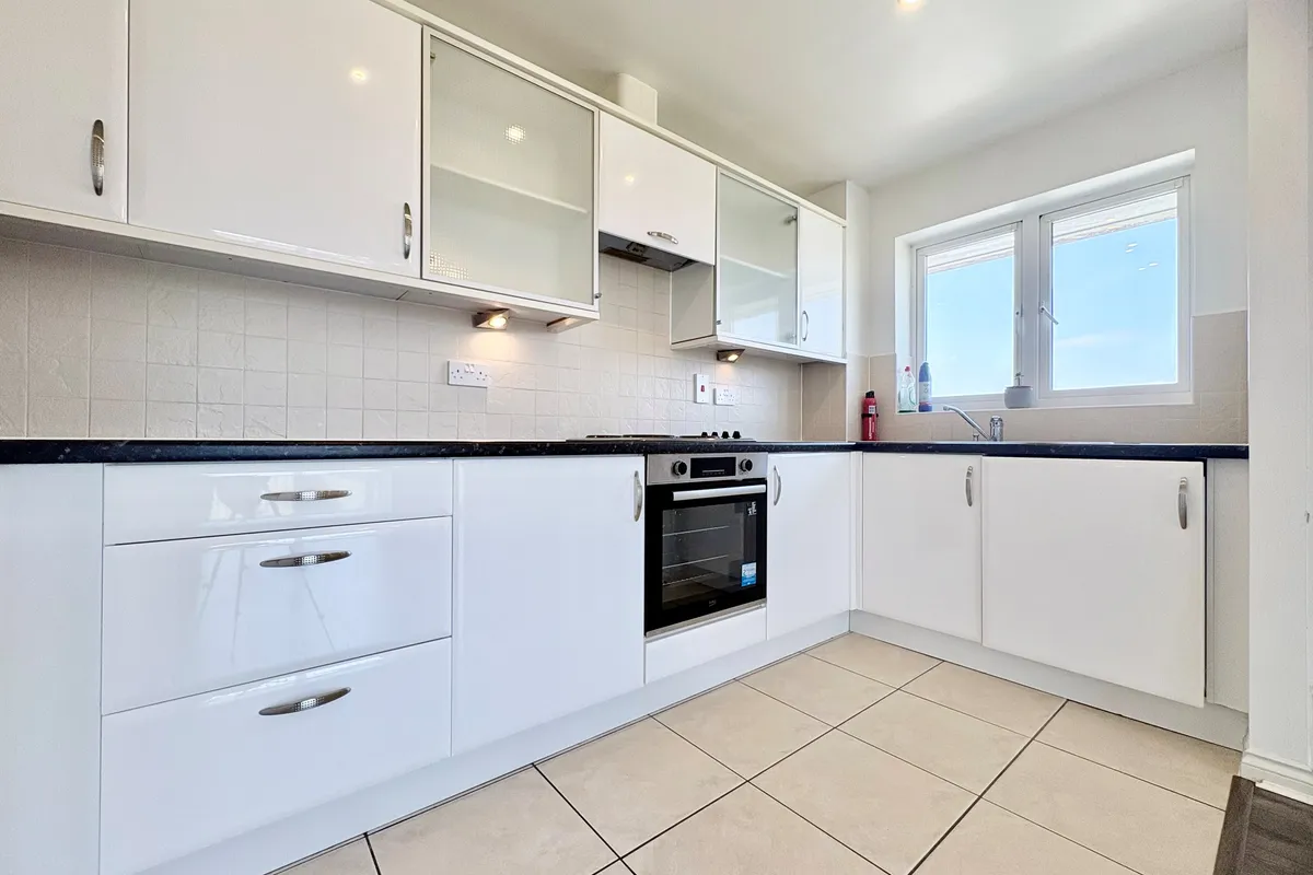 Flat Taverners Way in Hoddesdon