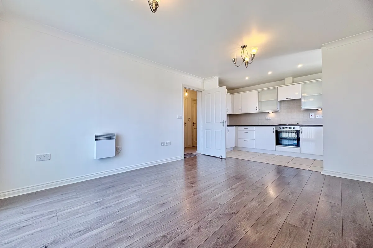 Flat Taverners Way in Hoddesdon