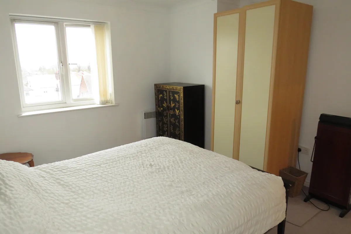 Flat Taverners Way in Hoddesdon