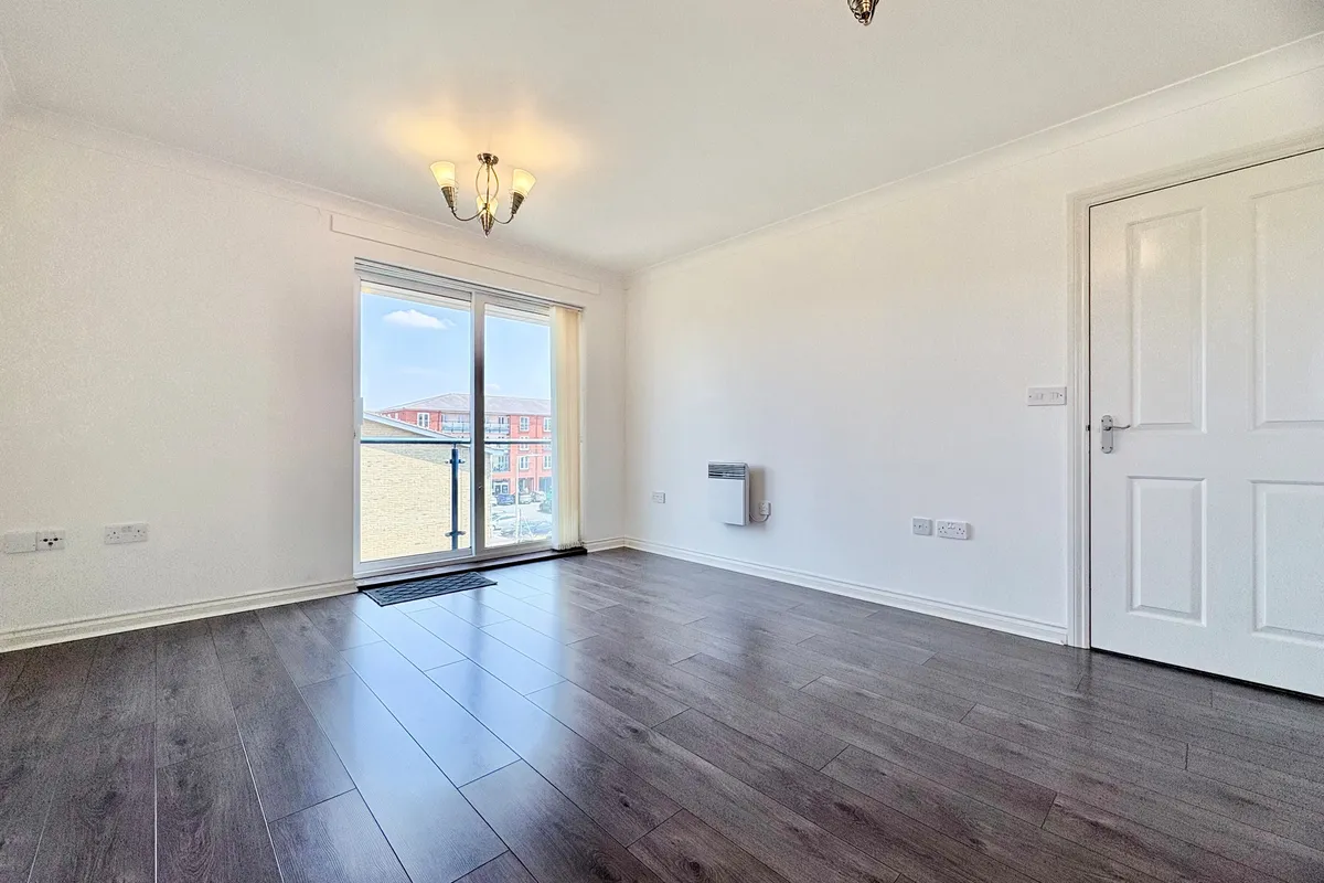 Flat Taverners Way in Hoddesdon