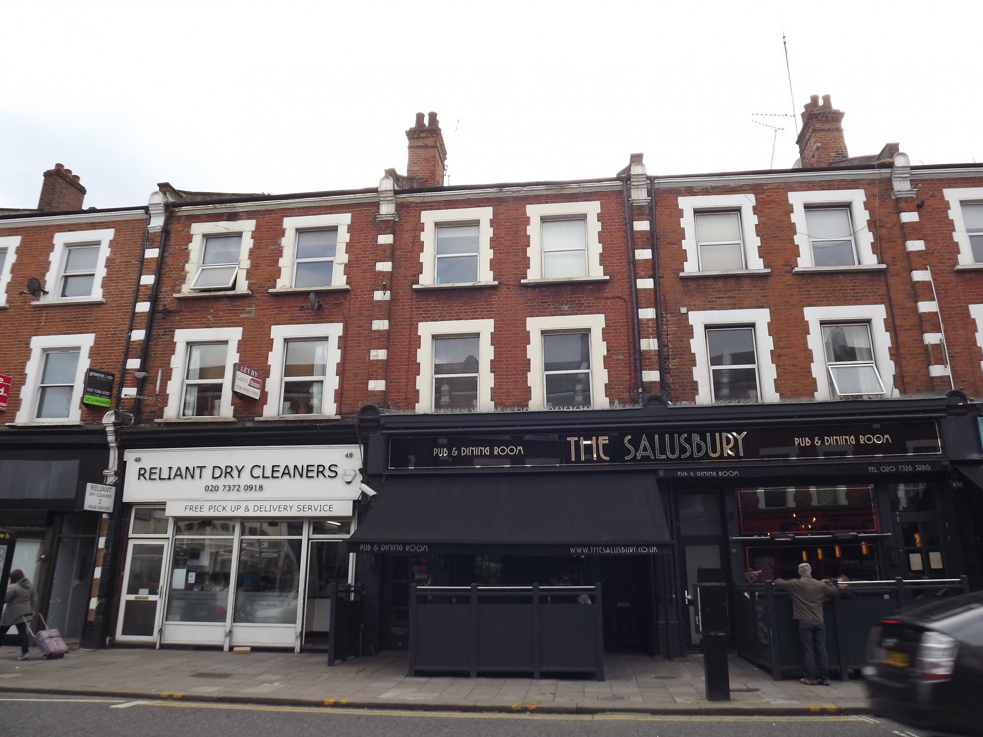 Flat Salusbury Road in London
