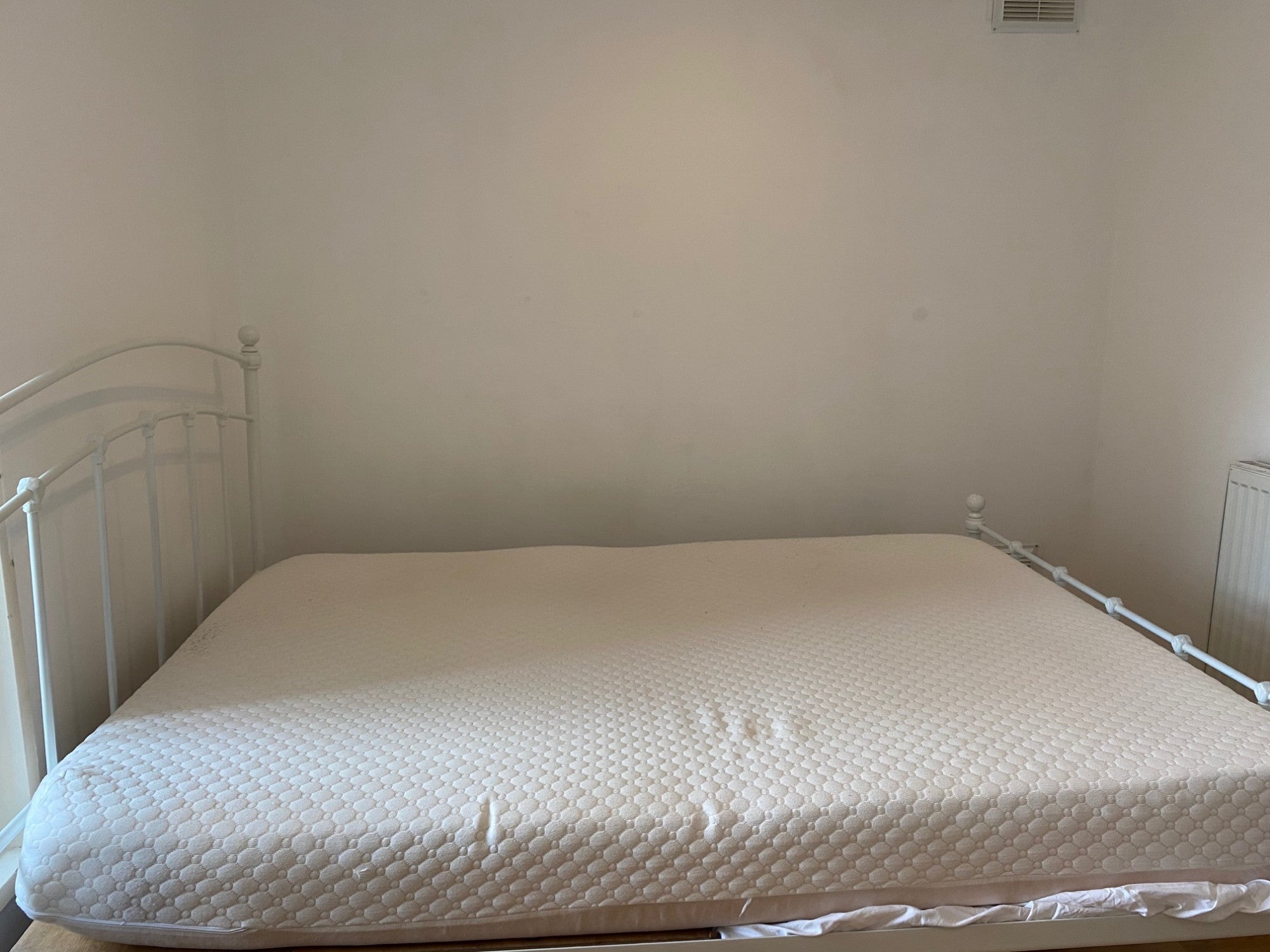 Flat Salusbury Road in London