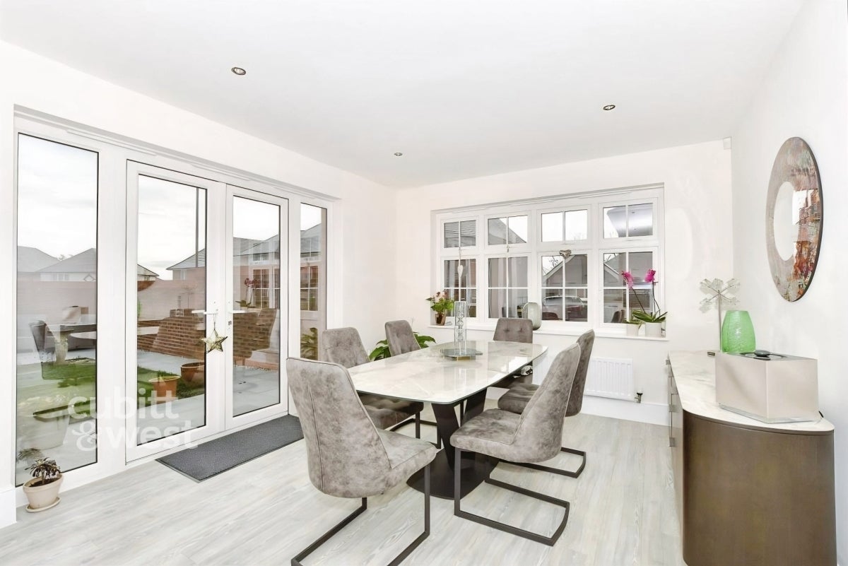 House Dukes Place in Hurstpierpoint and Sayers Common