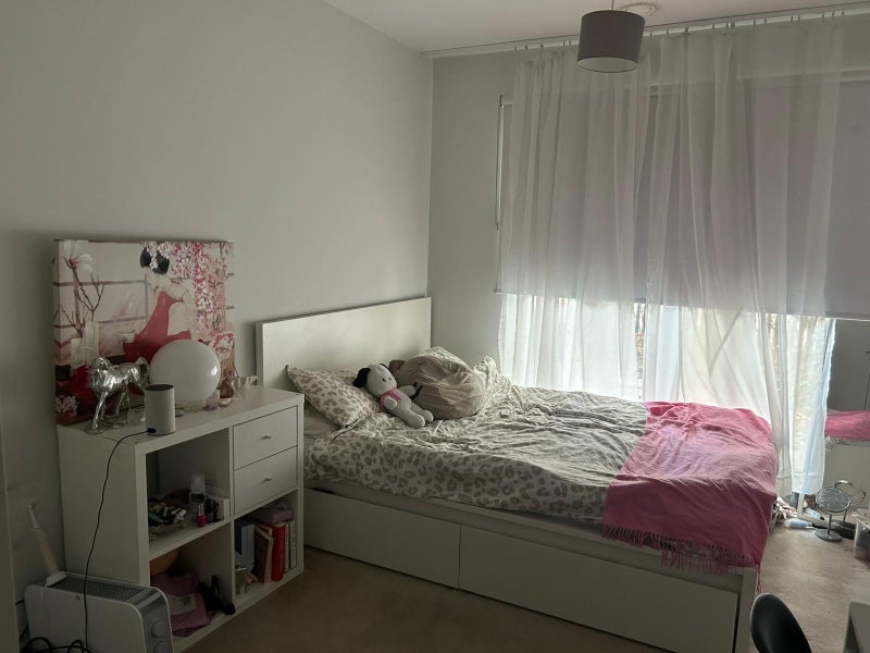 Flat Broadfield Lane in Greater London