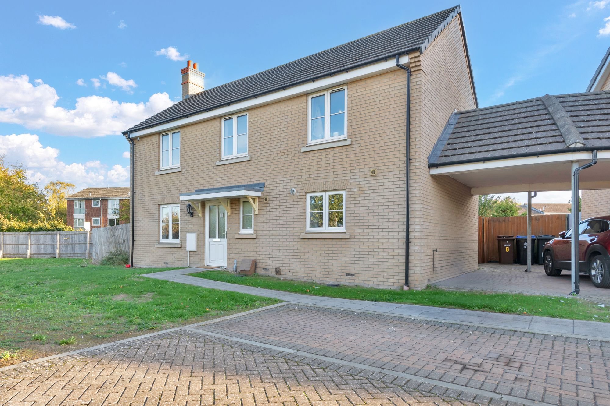 House McCrae Close in Royston