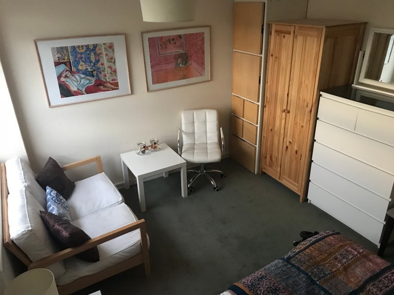 Room Lacy Road in Greater London