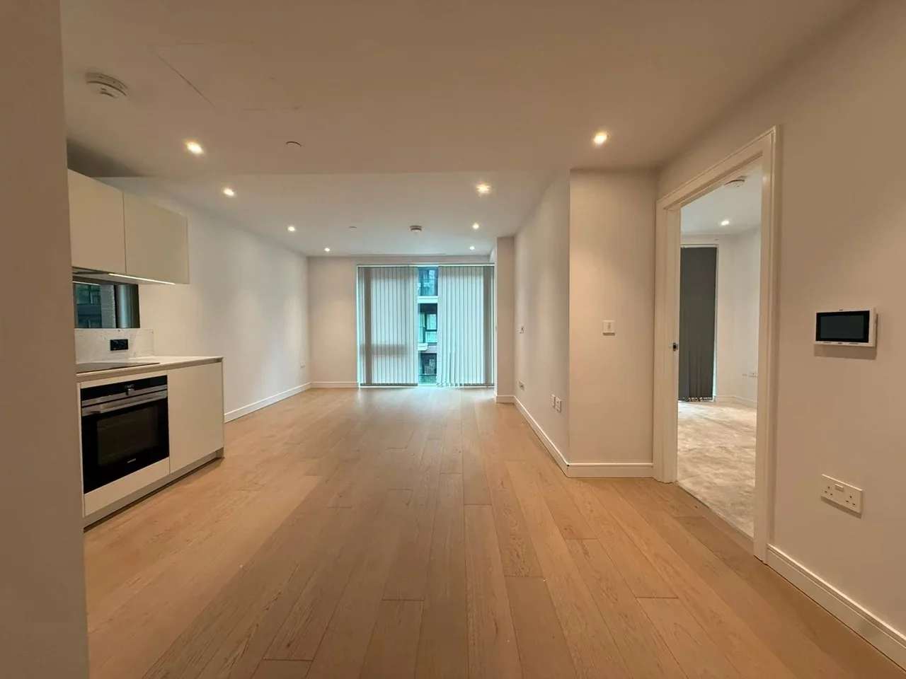 Flat Thurstan Street in Greater London