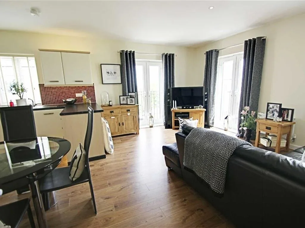 Flat Dodd Road in Watford