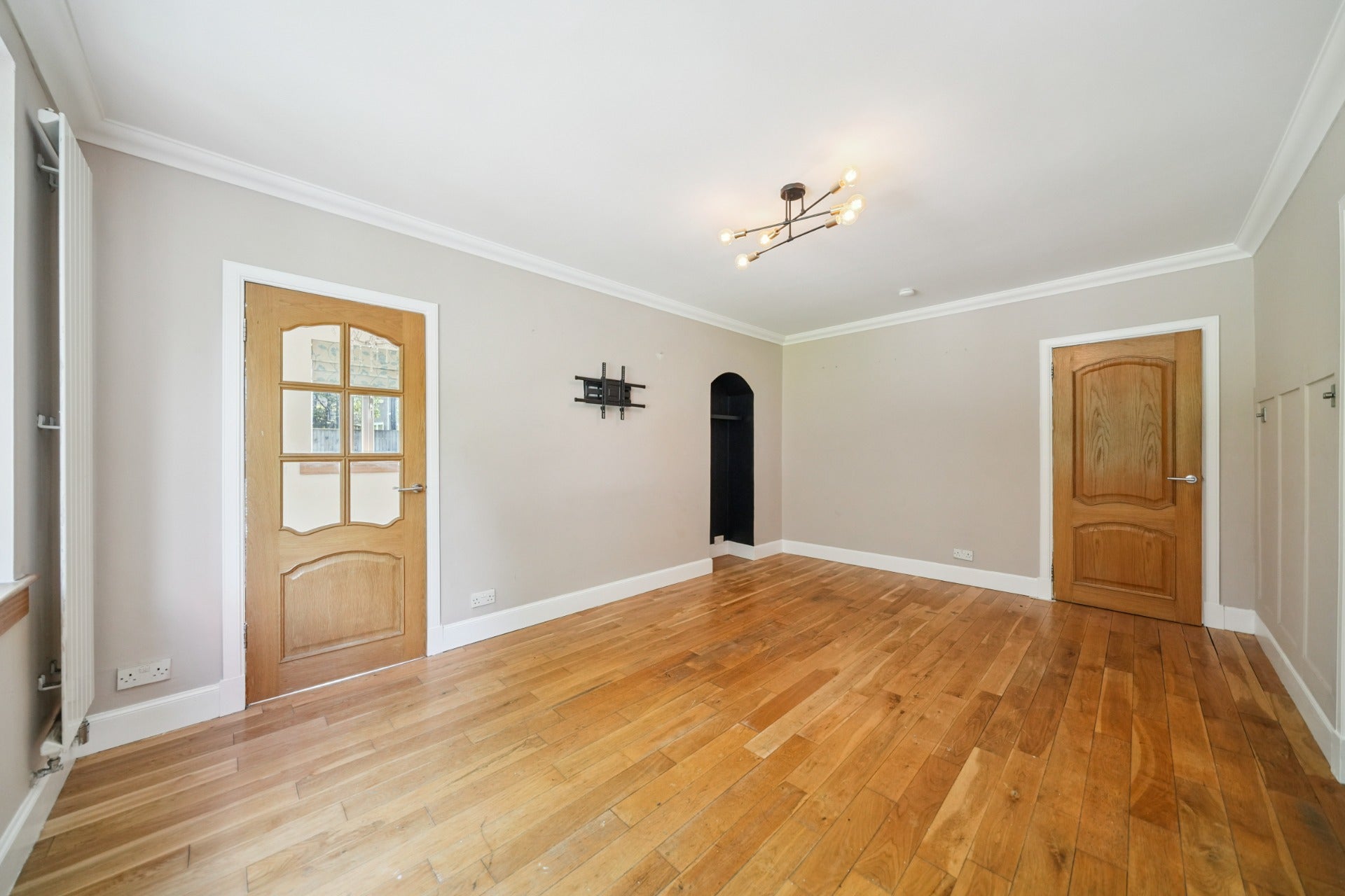 Flat Brenfield Road in Glasgow