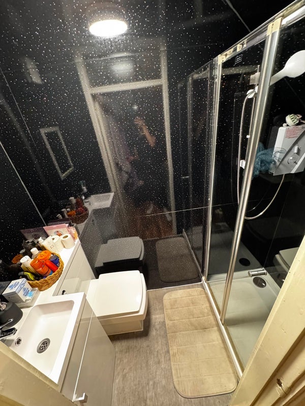 Room Pulford Road in Greater London