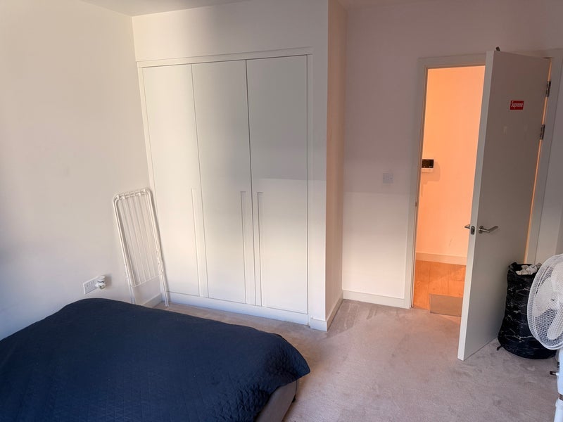 Room Clipper Street in Greater London