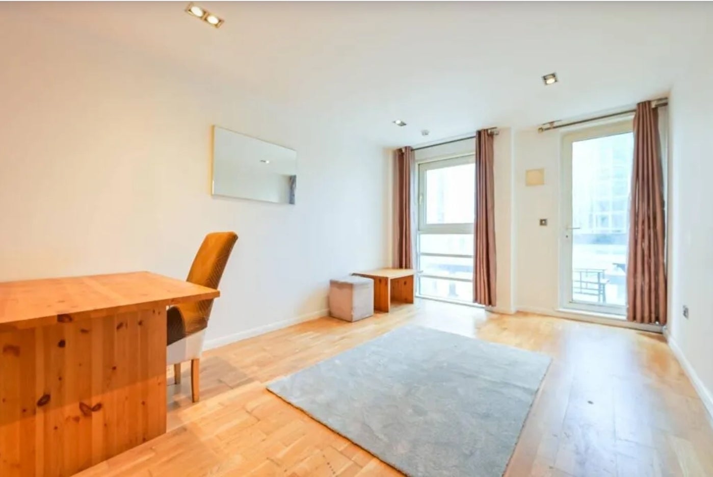 Flat Limeharbour in Greater London
