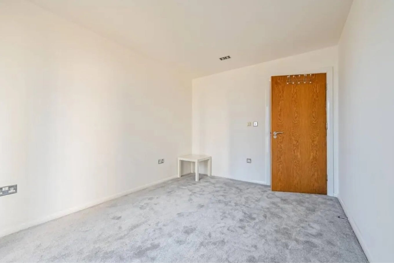 Flat Limeharbour in Greater London