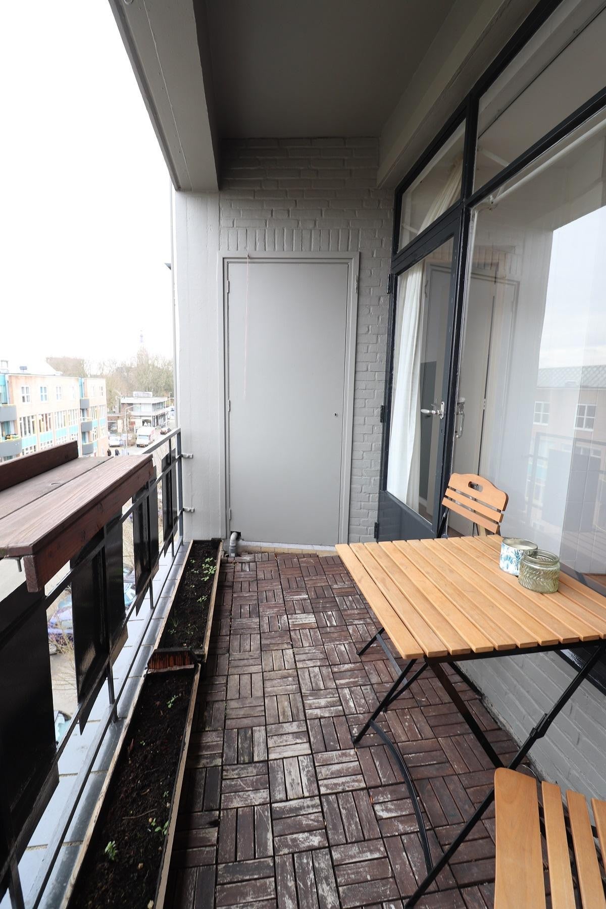Appartement Valkenstraat 15