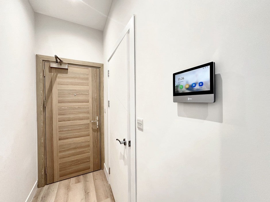 Flat Cowley Business Park in Greater London
