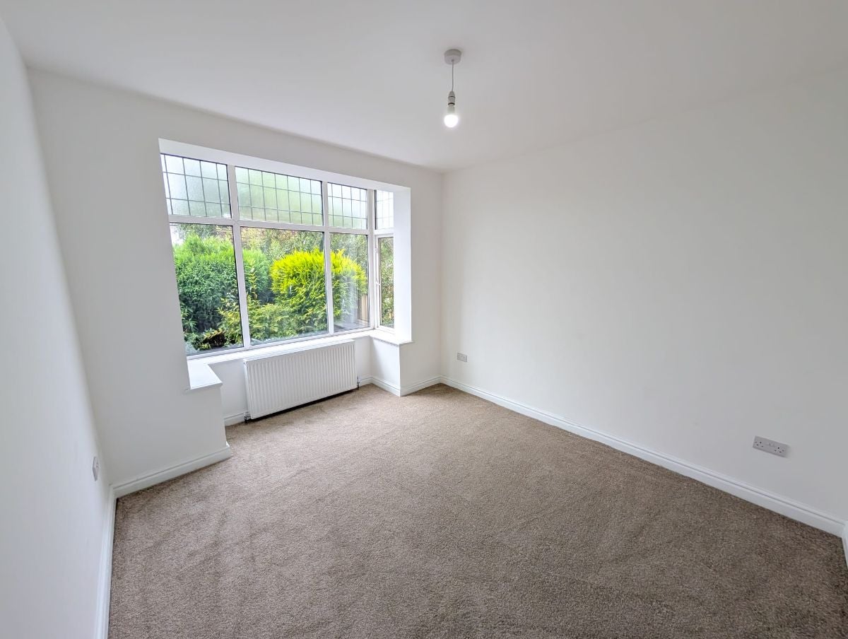 Room Bromwich Street in Farnworth