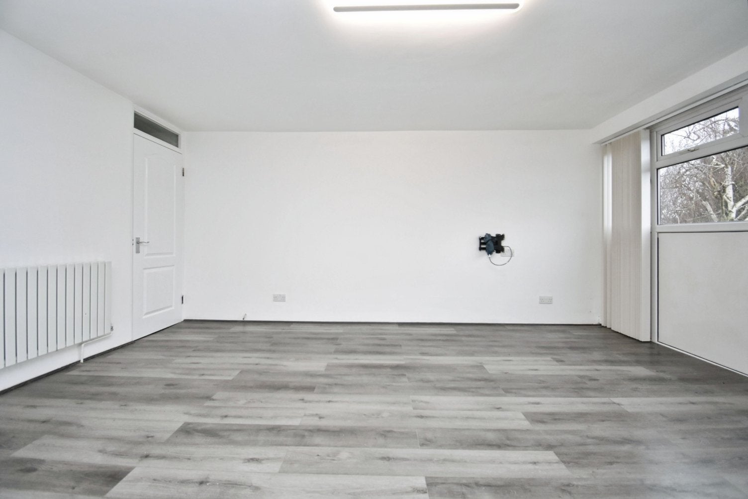 Flat Birchwood Avenue in Greater London