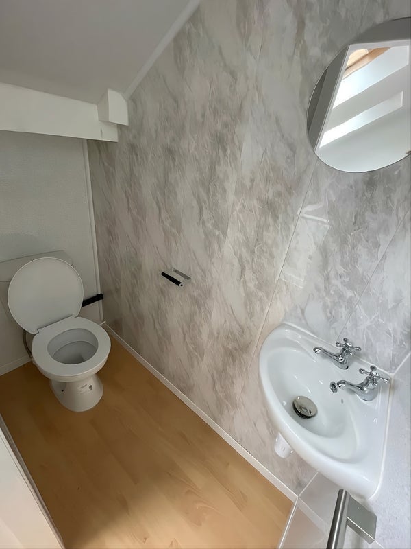 Room Mellard Street in Newcastle-under-Lyme