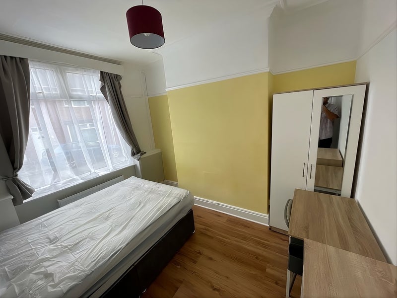 Room Mellard Street in Newcastle-under-Lyme