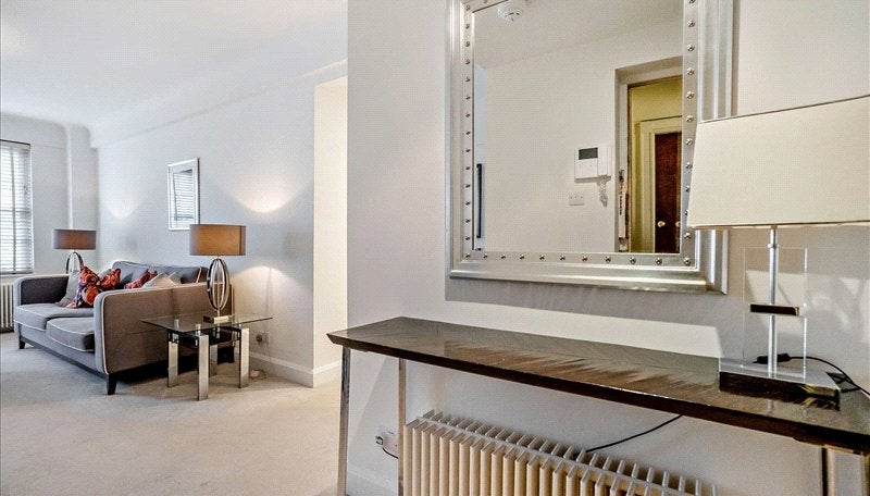 Flat Fulham Road in Greater London