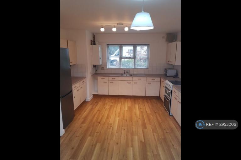 House Congleton Grove in Greater London