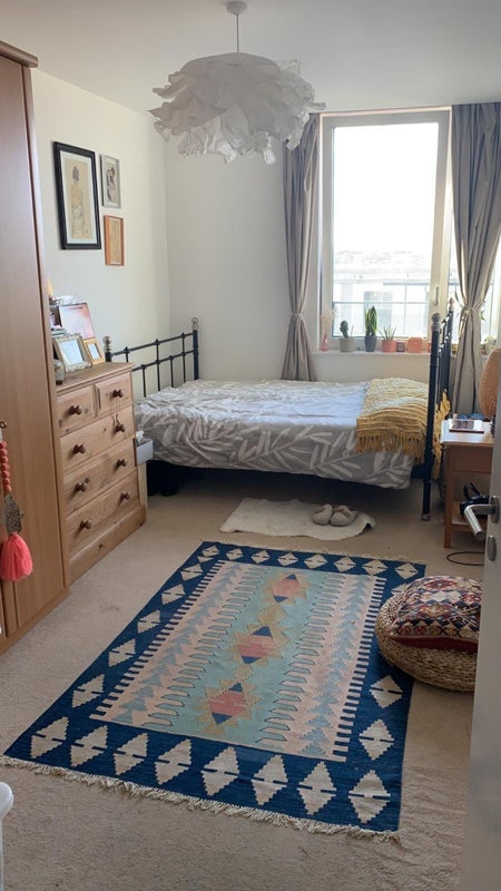 Room Napa Close in Greater London