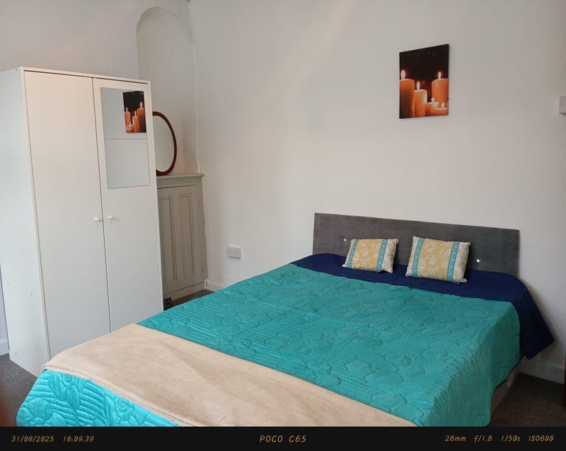 Room Rickards Street in Pontypridd